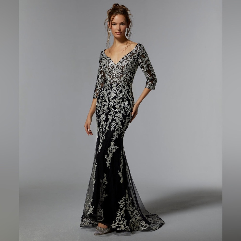 TAKING OFFERS! NWT! MGNY Elegant Black & Silver Lace Evening Gown SZ: 14